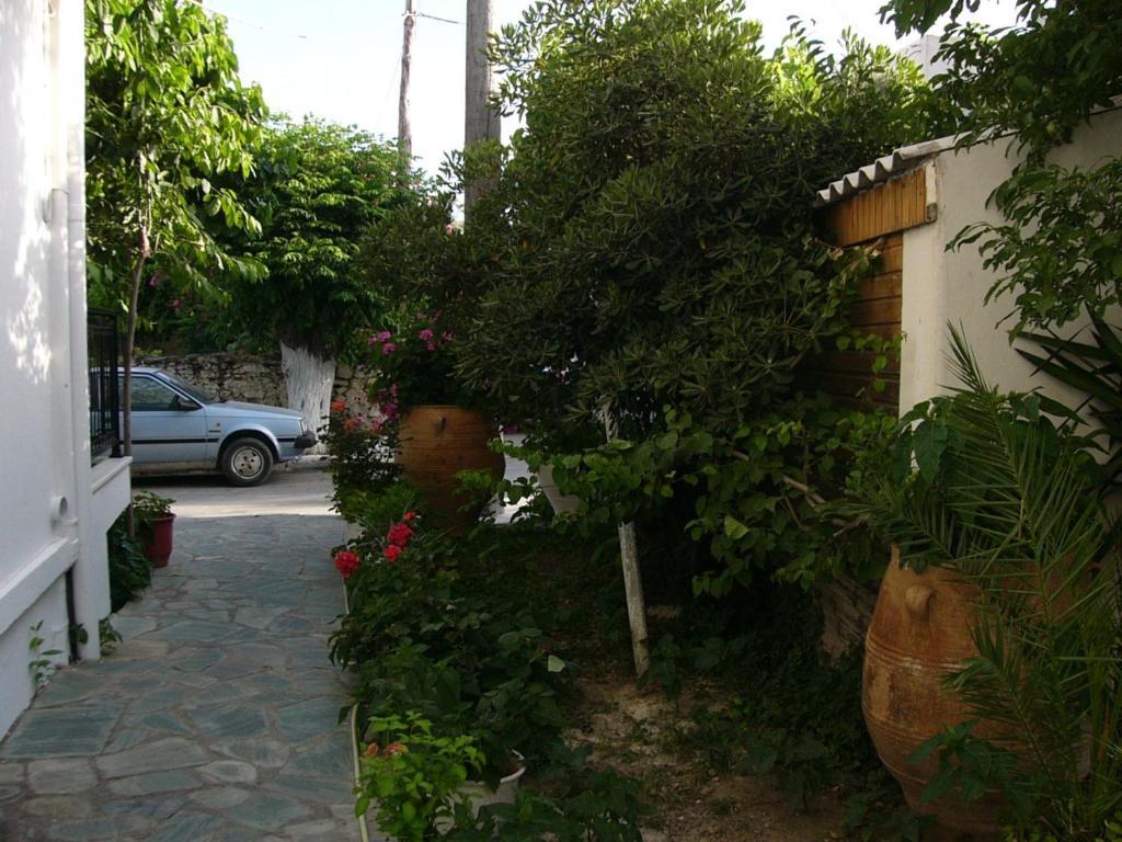 Oasis Studios Palaiochora Exterior photo